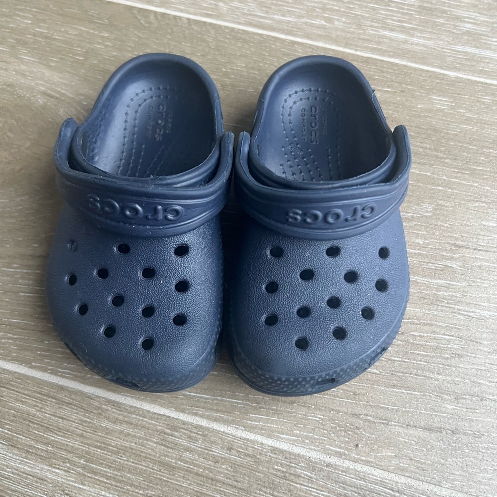Toddler Crocs - Picture 2 of 5